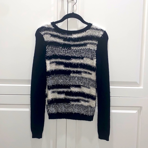 White and Black Blouse - Picture 2 of 2